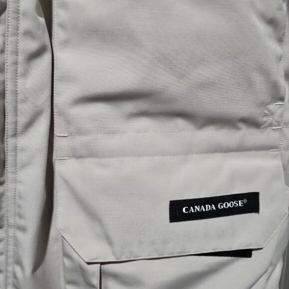 Luxury Brand Goose Parka - Picture 14 of 15